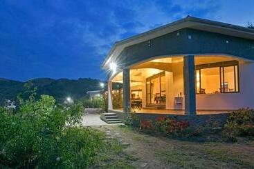 Lake George View Golf Resort