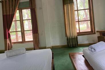 Hotel Sigiri Treehouse