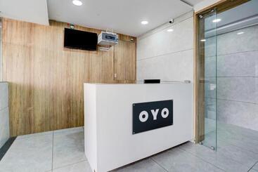 Oyo Hotel Champaign
