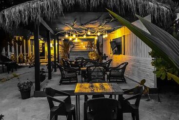 پانسیون Seven Corals