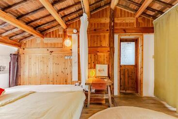 Xidi Kunlun International Hostel