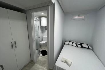צימר Habitaciónes Doble Con Baño Privado En El Centro De Madrid