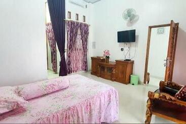 Pension Ibuku Kost Khusus Wanita