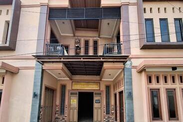 Hotel Reddoorz Syariah Near Exit Toll Pekalongan 2