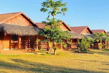 تختخواب و صبحانه Rivatsara