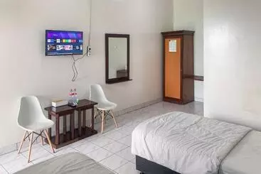 ホテル Pelangi Merak Redpartner