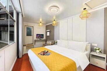 Pensjonat 聚贤居客栈 Fenghuang Juxianju Inn