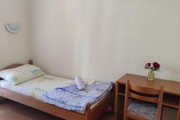 پانسیون Rooms Zdravko And Nevenka Cilic