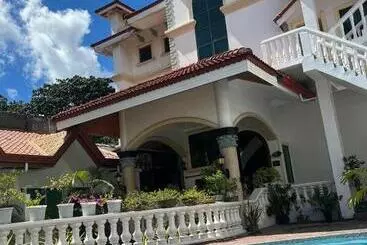 Gracey Dive Resort And Restaurant