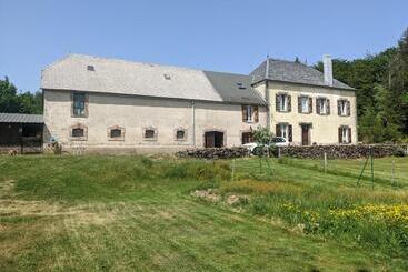 Pensionat Ferme équestre Equi Cantal