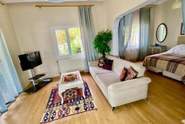 بنسيون Sunyear Guest Houses 1