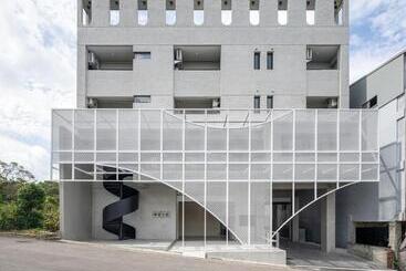 هاستل H Suite Inn