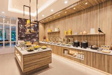 Hanting Premium Hotel Jinan Jiyang Jibei Park