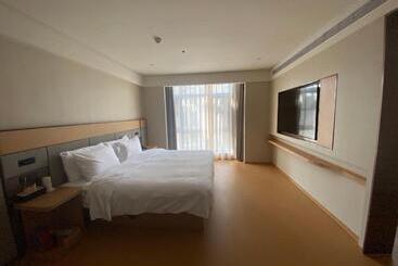 Ji Hotel Luzhou Bubugao Plaza