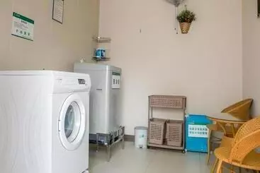 Hotelli City Comfort Inn Yulin Youth Square 1st People S Hospital