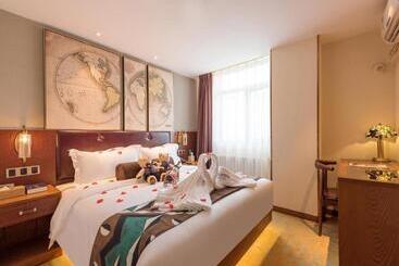 هتل James Joyce Coffetel Nanchang Railway Station Wanguo International