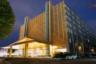 Hotelli The Srivaree Airport