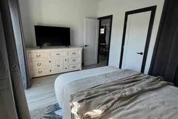 پانسیون Sweet Hill Top Townhouse