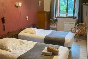 هتل Hôtel Des Alpes