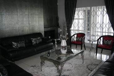 تختخواب و صبحانه Elements Executive Accommodation