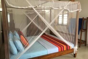 Hotel Samaru Beach House