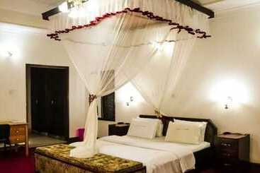 Central Inn Hotel Entebbe