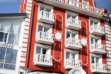 Chevalier Hotel & Spa