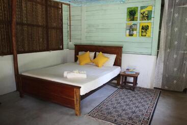 هاستل Sun Wind Beach Kalpitiya Kite Resort