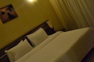 酒店 Platinum The First