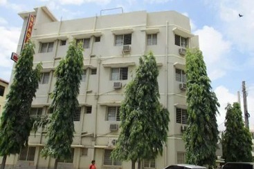 هتل Stadium Holiday Inn Mombasa