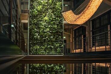 هتل Montownia Lofts & Experience