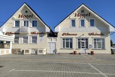 Kemence Csárda és Szálloda