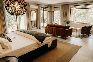 בית מלון כפרי Bambuu Lakeside Lodge