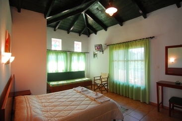 Отель Horto Bay Studios