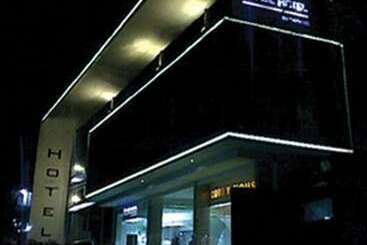 Space Hotel By Papaho