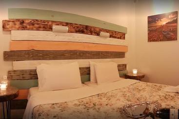 בית מלון כפרי Mary Helen Apartments