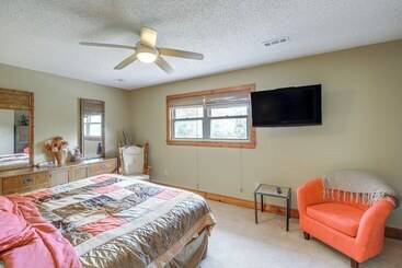 بيت ريفى Peaceful Bluff City Retreat W/ Fire Pit & Grill