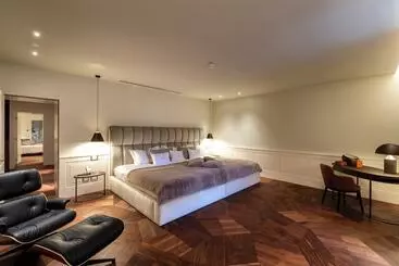 هتل Af Duomo   Milano Luxury Suites