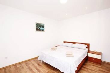 هتل Apartment Anica