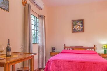 پانسیون Hostal Finca Aurora