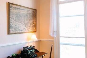 مبيت وإفطار Stanley House Inn