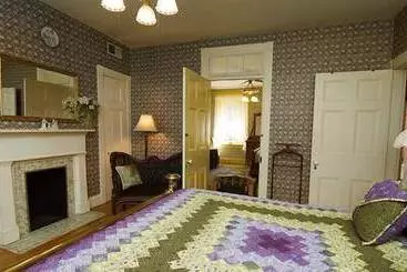 Bed and Breakfast Emig Mansion