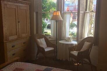 住宿加早餐  The Squibb Houses