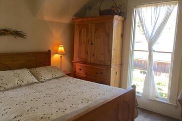 ベッドアンドブレックファースト The Squibb Houses