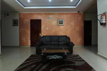 בית מלון כפרי M V Grand