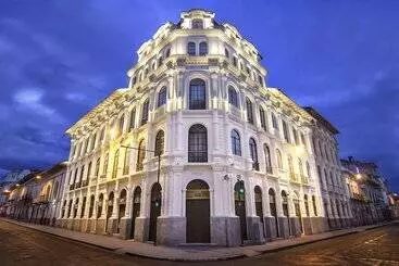 Hotel Parc Royale Suites