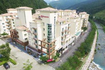 בית מלון כפרי Ramada Taebaek
