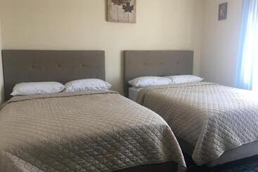 Motel Misquamicut Beach Front Inn