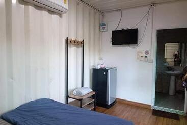 Hostel หนึ่งหกแปดconnerแอดเขาใหญ่