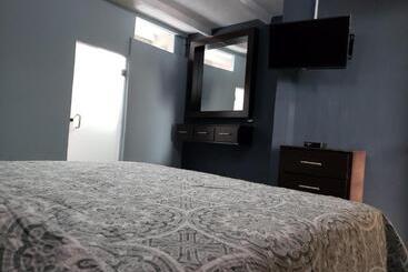 هتل کپسول Casa Barcelona San Luis Potosí